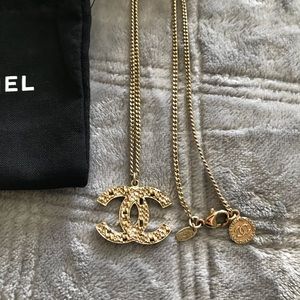 1000% Guaranteed AUTHENTIC Chanel Necklace